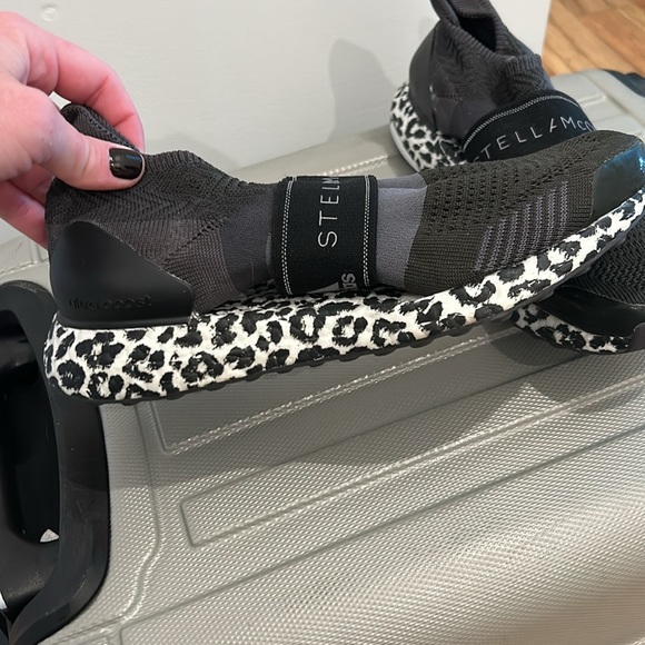 Never worn Stella McCartney sneakers - Picture 2 of 3